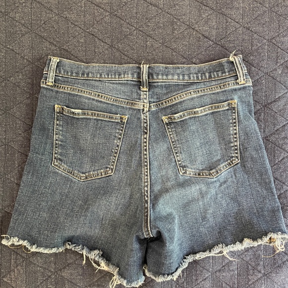 High rise gap shorts - Picture 2 of 3